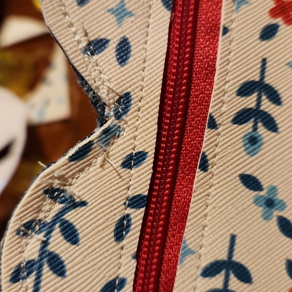 $1 Homemade Heart Coin Purse - Picture 7 of 8